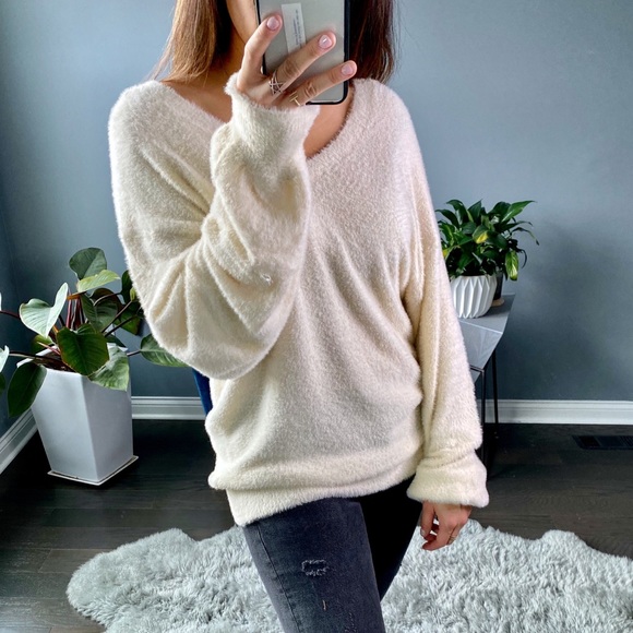 Last 1 ☝️◾️Farrah Fuzzy Knit Snow - Picture 3 of 8